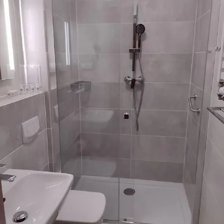 ***nat Hotel 3*
